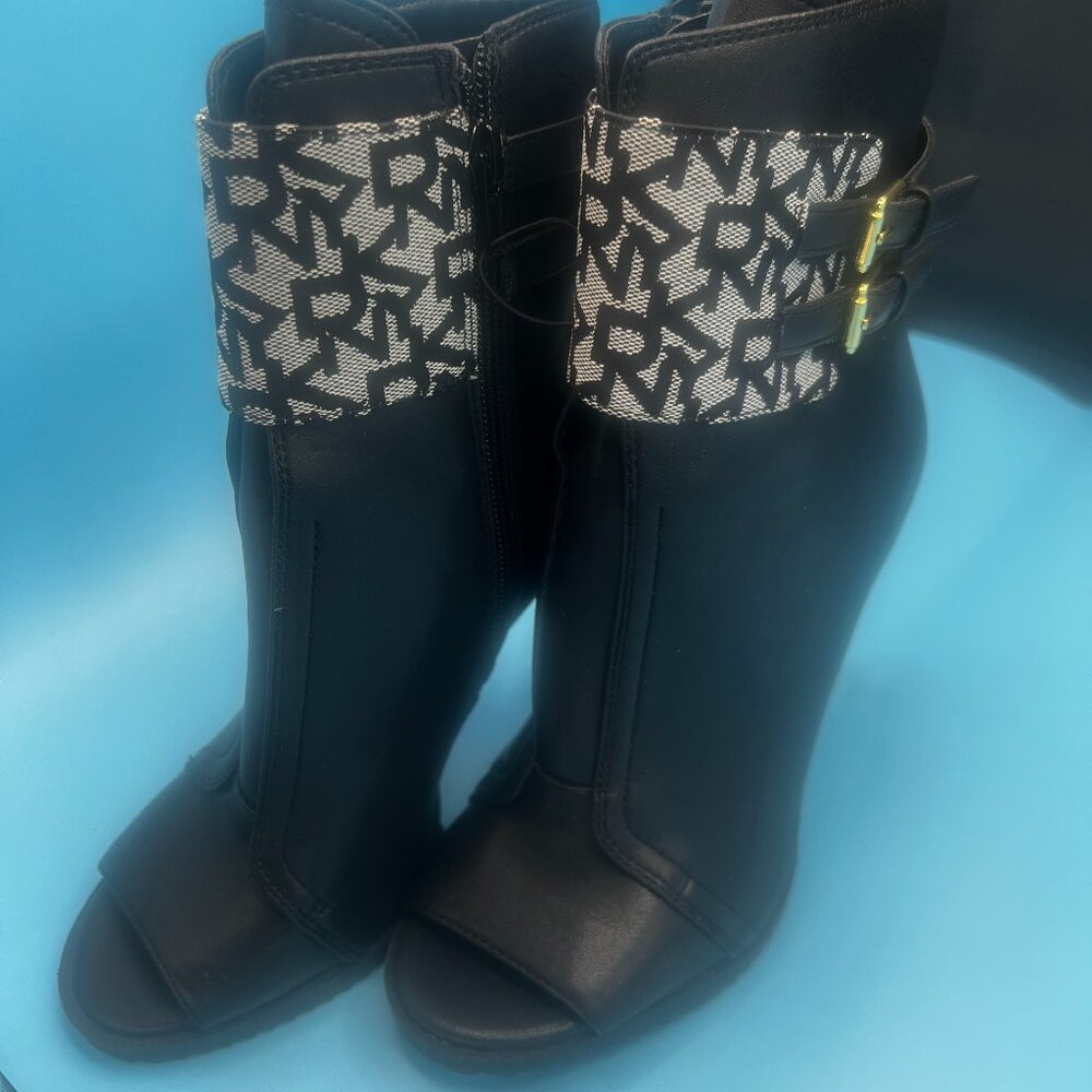 NEW DKNY Booties - 5.5